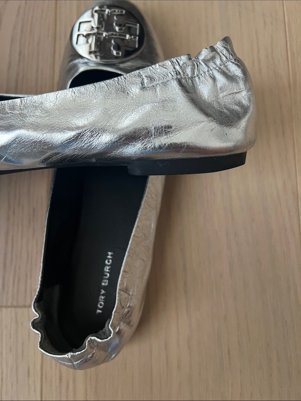 Tory Burch Silver Logo Leather Ballet Flats - Picture 4 of 5